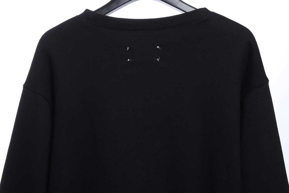 Madison Margiela Margiela red upside-down letter logo embroidery pullover round neck sweater