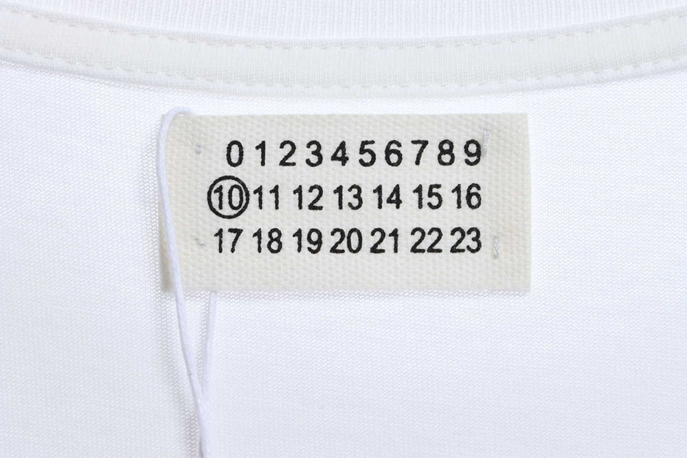 Margiela black and white reverse letter embroidery short sleeve TSK1
