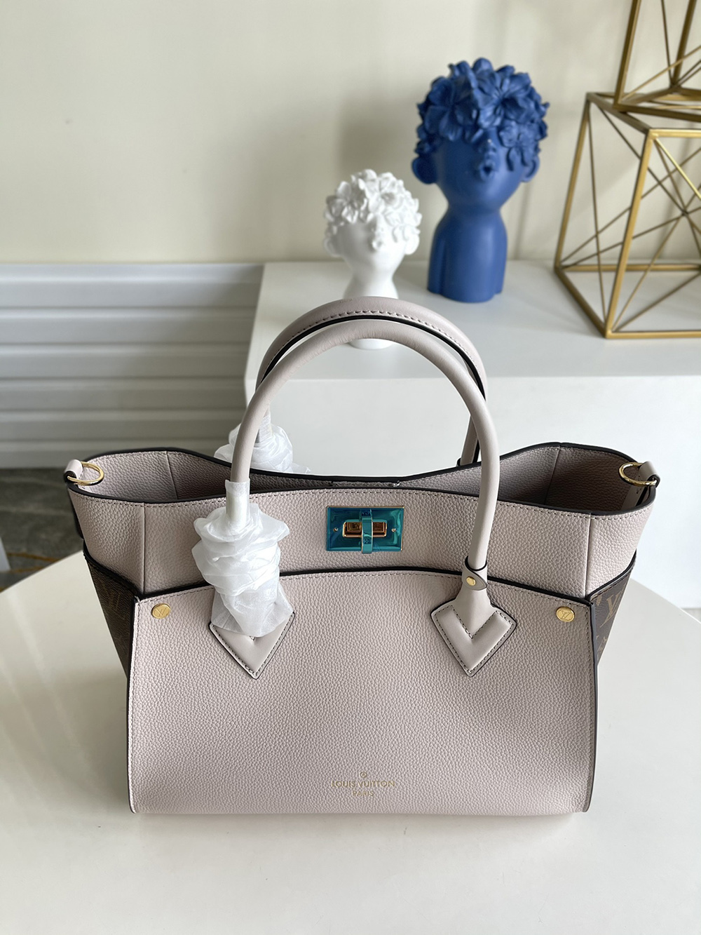 Louis Vuitton Bags M53823 30.5*24.5*14cm