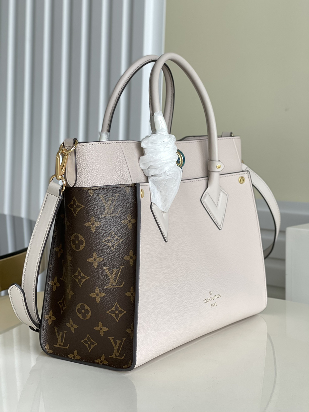 Louis Vuitton Bags M53823 30.5*24.5*14cm
