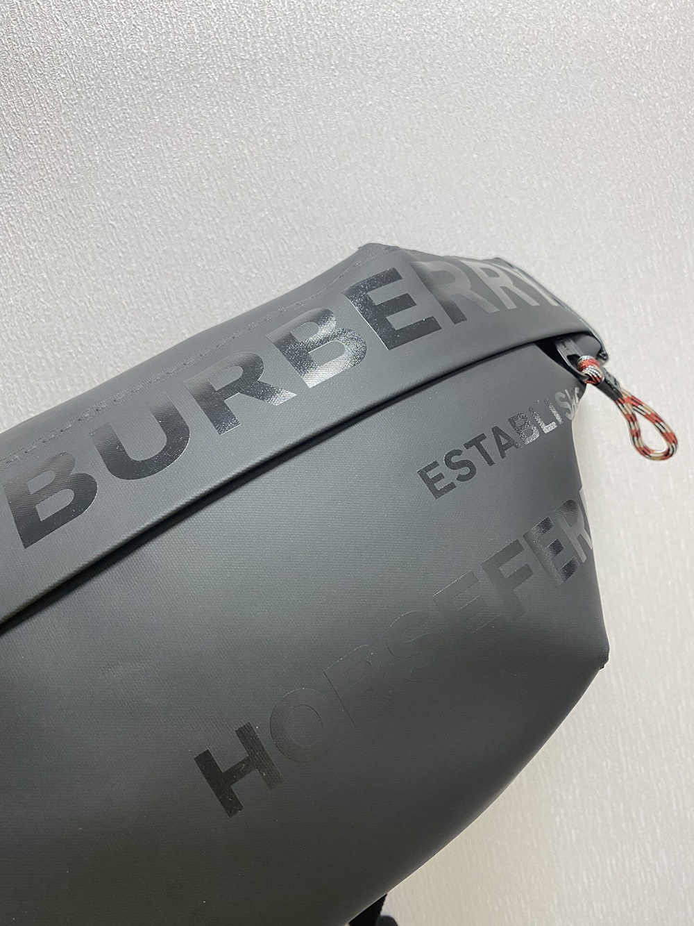 Burberry Bags 450678 31*7.5*16cm
