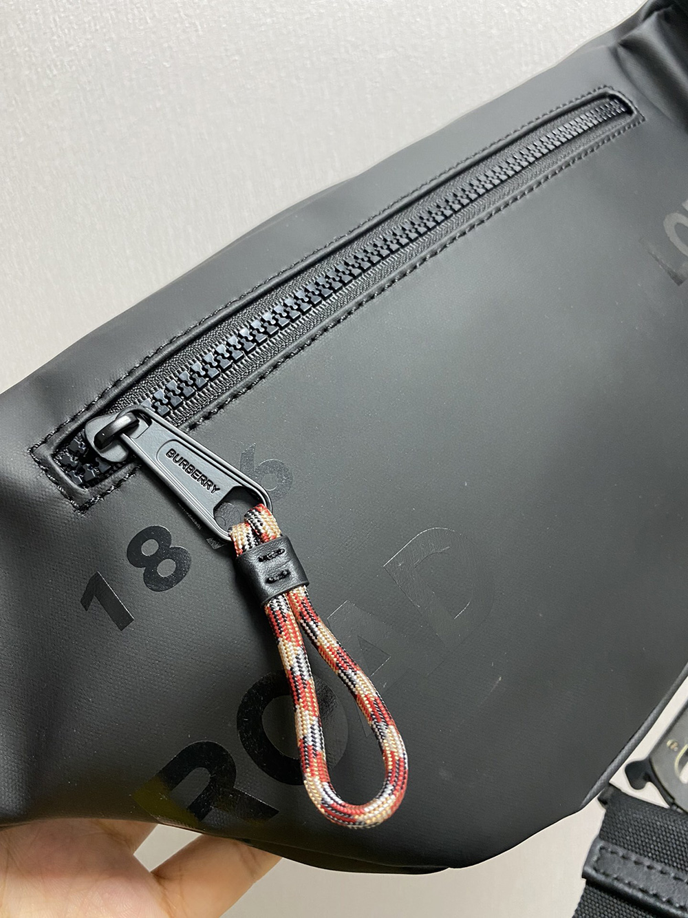 Burberry Bags 450678 31*7.5*16cm