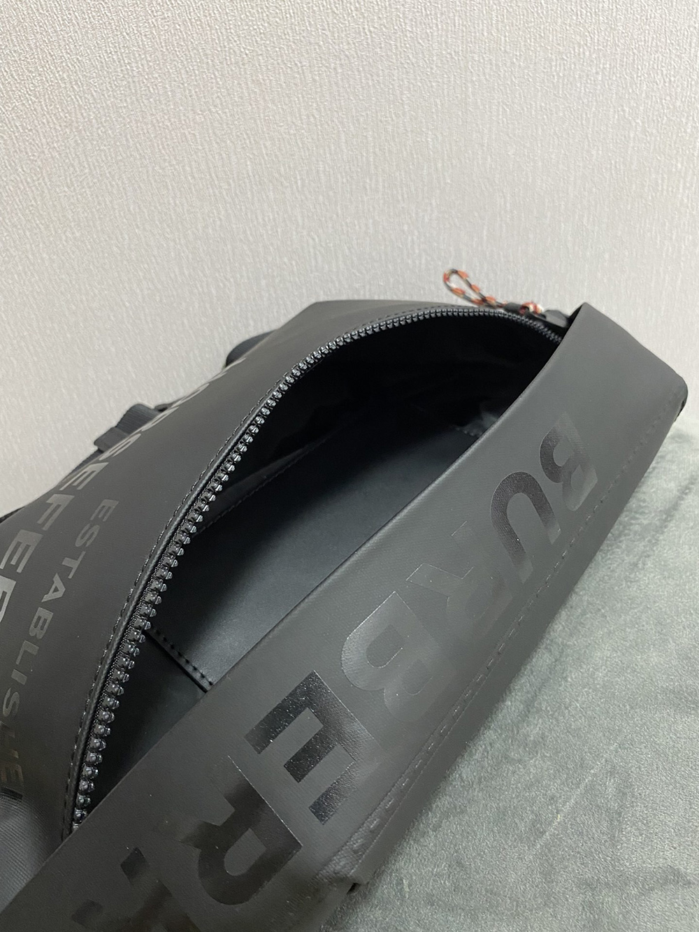 Burberry Bags 450678 31*7.5*16cm