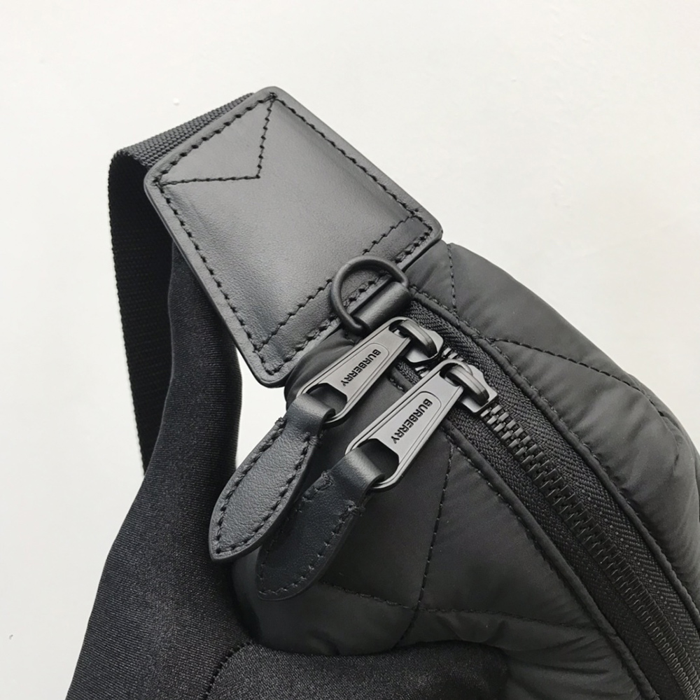 Burberry Bags 450679 31*7.5*16cm