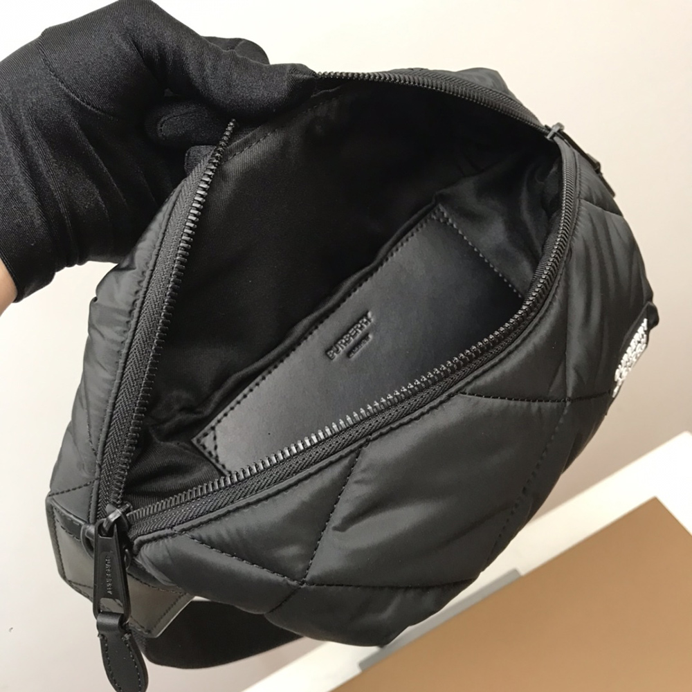 Burberry Bags 450679 31*7.5*16cm