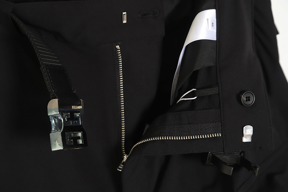 Givenchy 23SS Buckle Belt Zip Pocket Cargo Pants