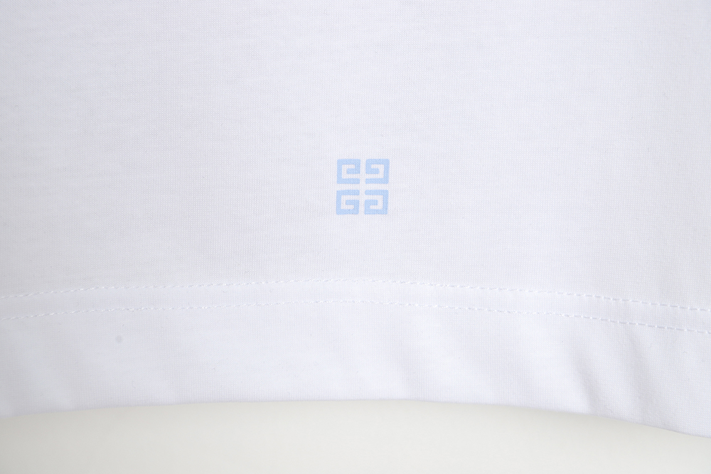Givenchy 23SS four-star short-sleeved T-shirt