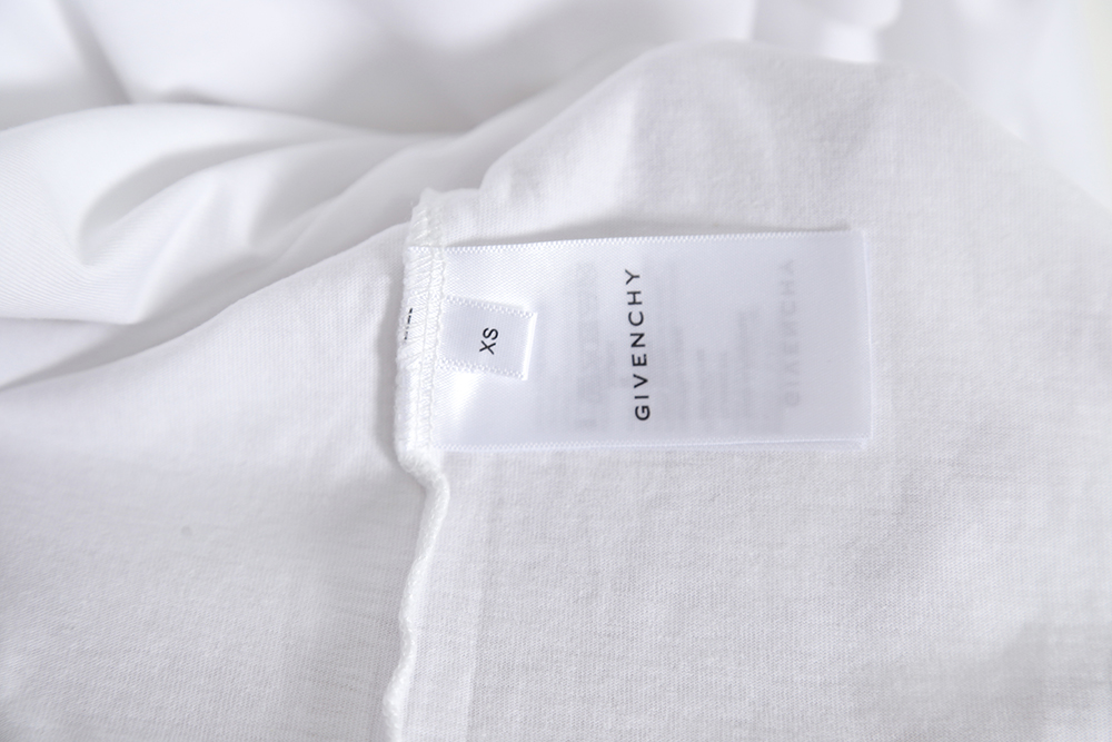 Givenchy 23SS big hole short-sleeved T-shirt