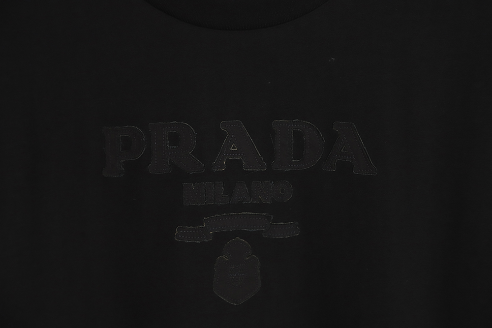Prada 23SS appliqué short-sleeved T-shirt TSK1