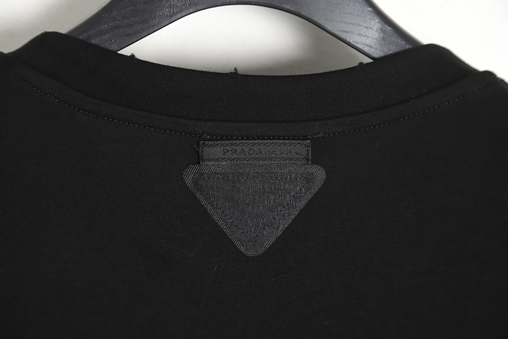 Prada 23SS appliqué short-sleeved T-shirt TSK1
