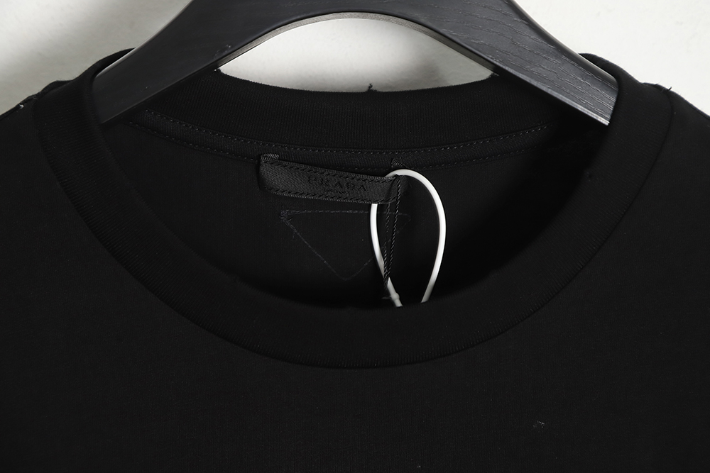 Prada 23SS appliqué short-sleeved T-shirt TSK1
