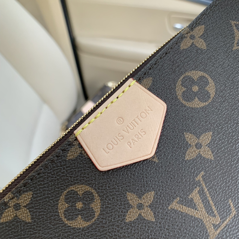 Louis Vuitton Bags M44813 24*16*6cm