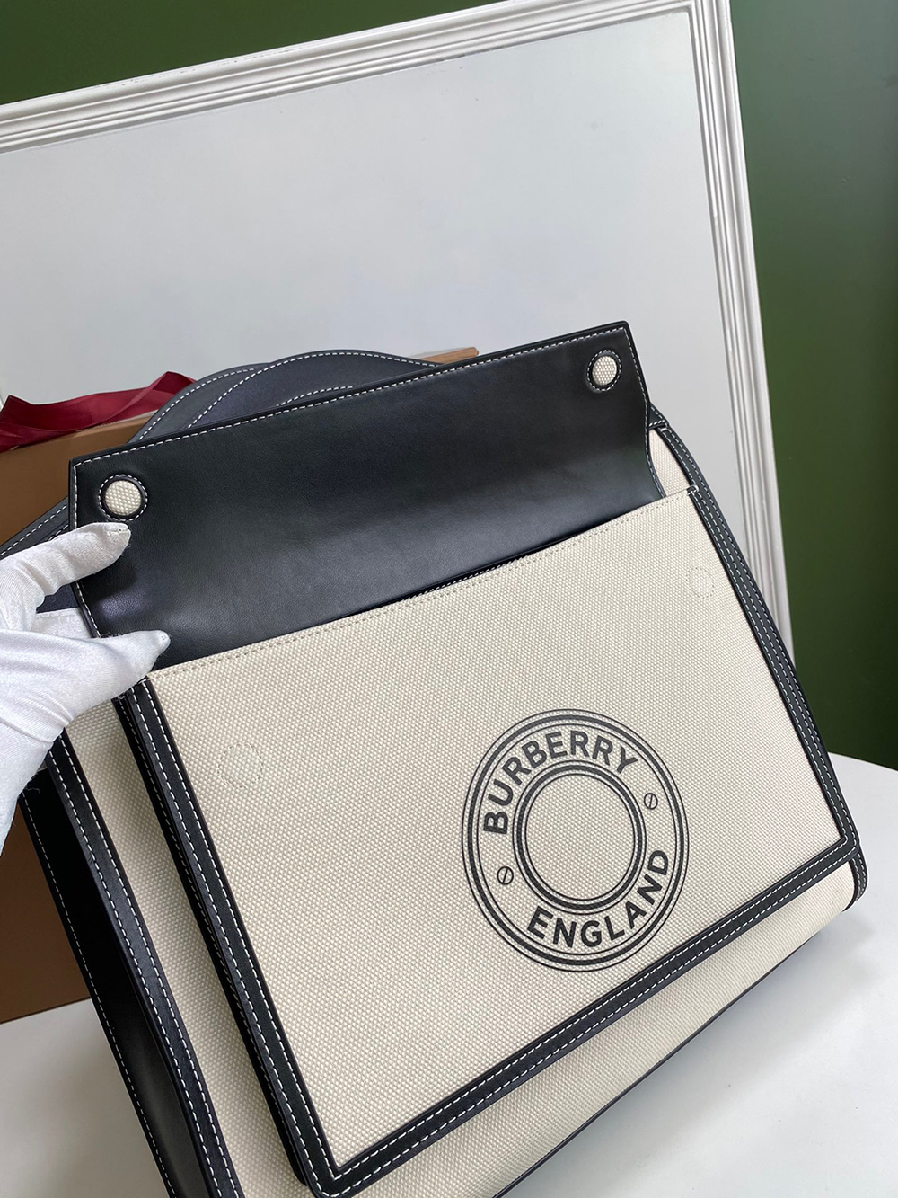 Burberry Bags 5407