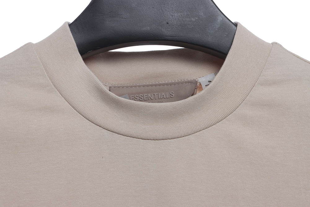 Double stitched flocked logo print short sleeves
