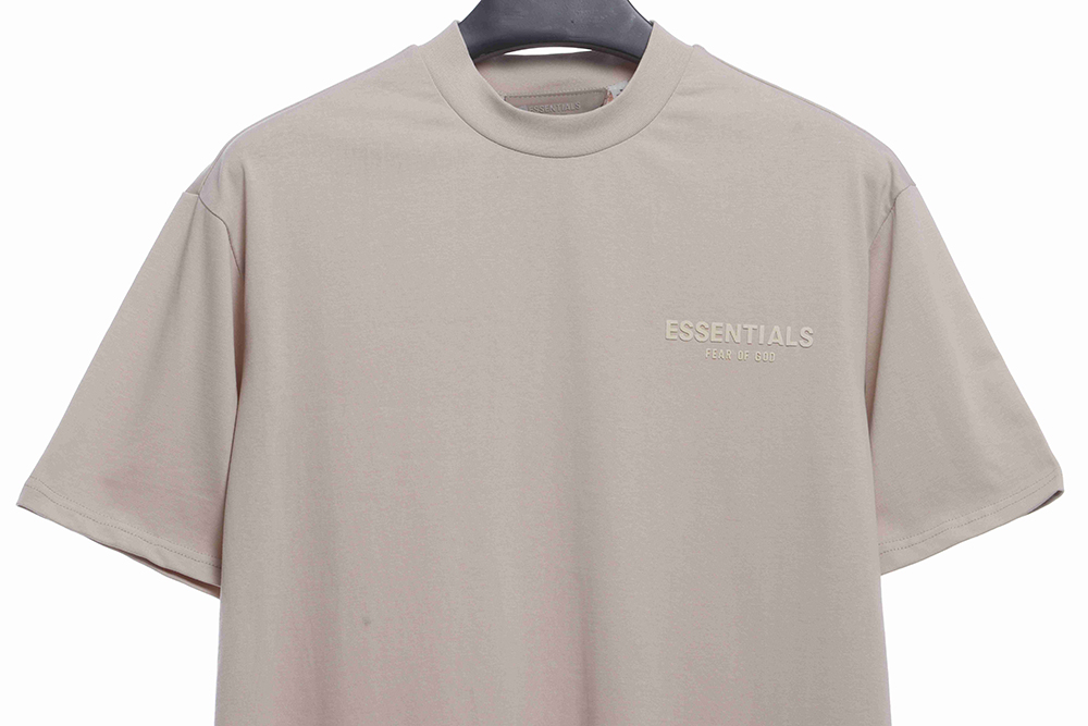Double stitched flocked logo print short sleeves