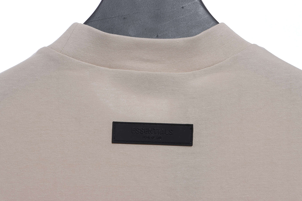 Double stitched flocked logo print short sleeves