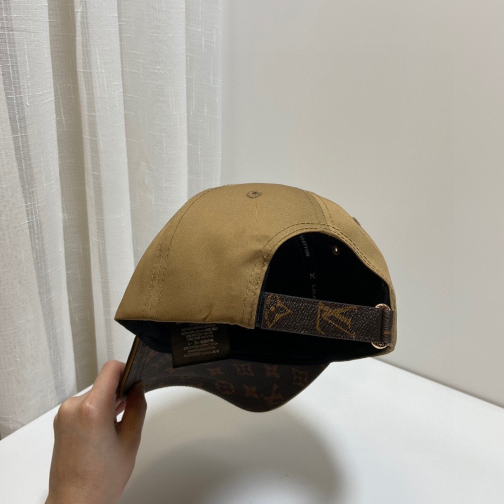 Louis Vuitton Hats 555571