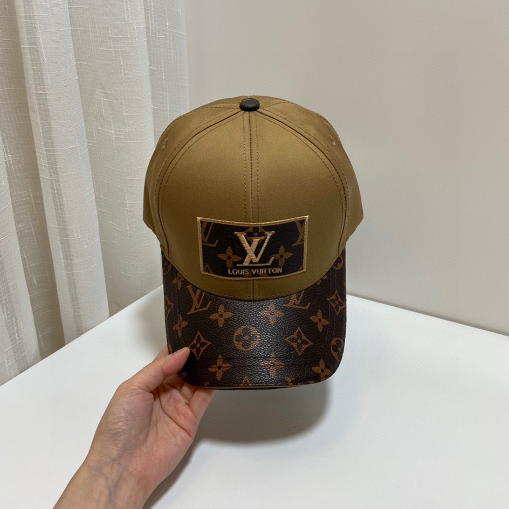 Louis Vuitton Hats 555571