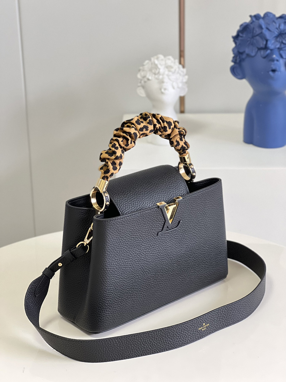 Louis Vuitton Bags M58732 31.5*20*11cm