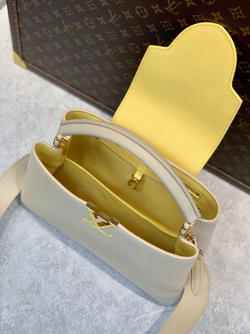 Louis Vuitton Bags M59883 31.5*20*11cm