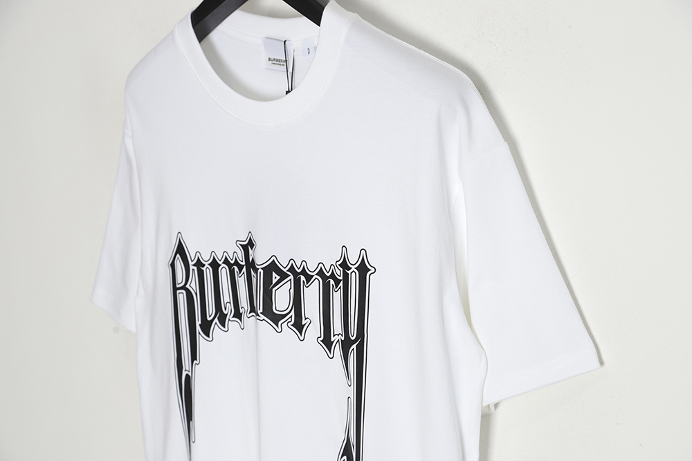 Burberry 23SS Gothic lettering short-sleeved T-shirt
