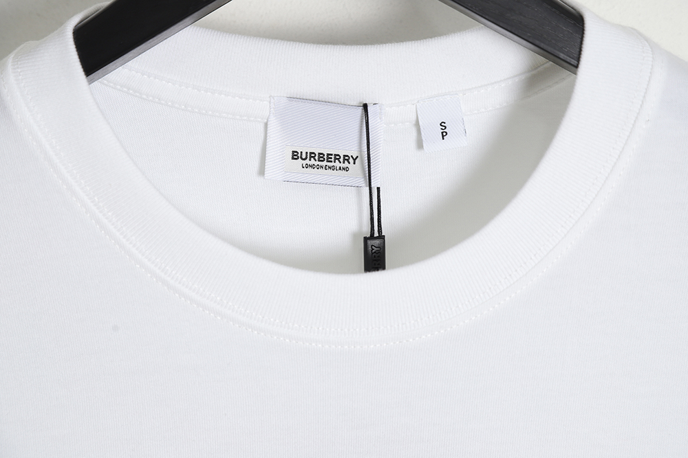 Burberry 23SS Gothic lettering short-sleeved T-shirt