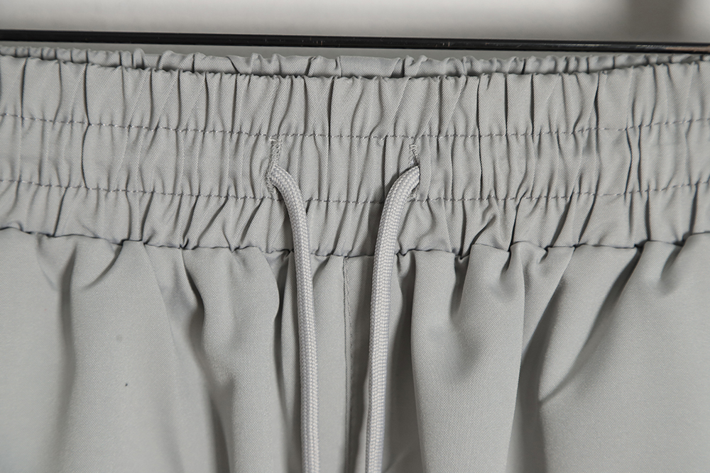 Givenchy23 spring and summer embroidered color contrast stitching shorts