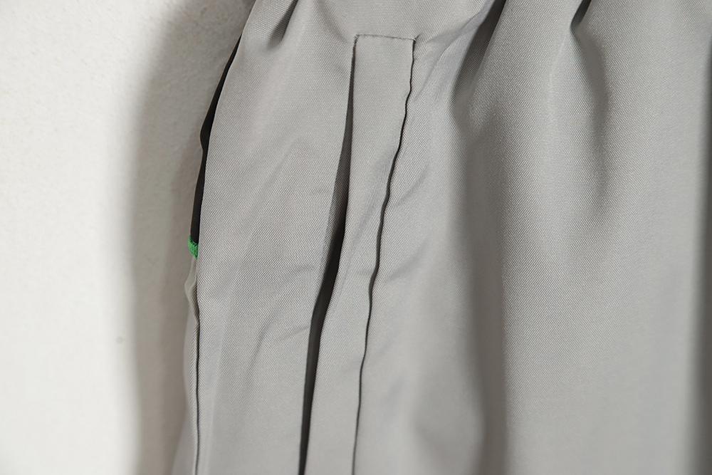 Givenchy23 spring and summer embroidered color contrast stitching shorts