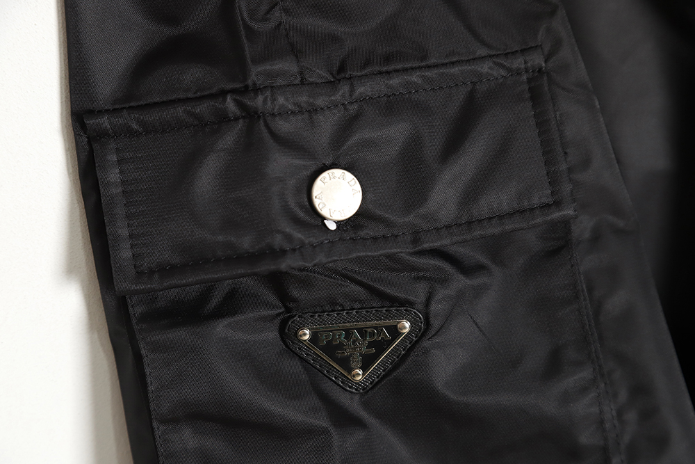 Prada 23SS Double Side Pocket Nylon Cargo Shorts"