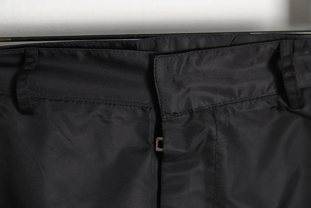 Prada 23SS Double Side Pocket Nylon Cargo Shorts"