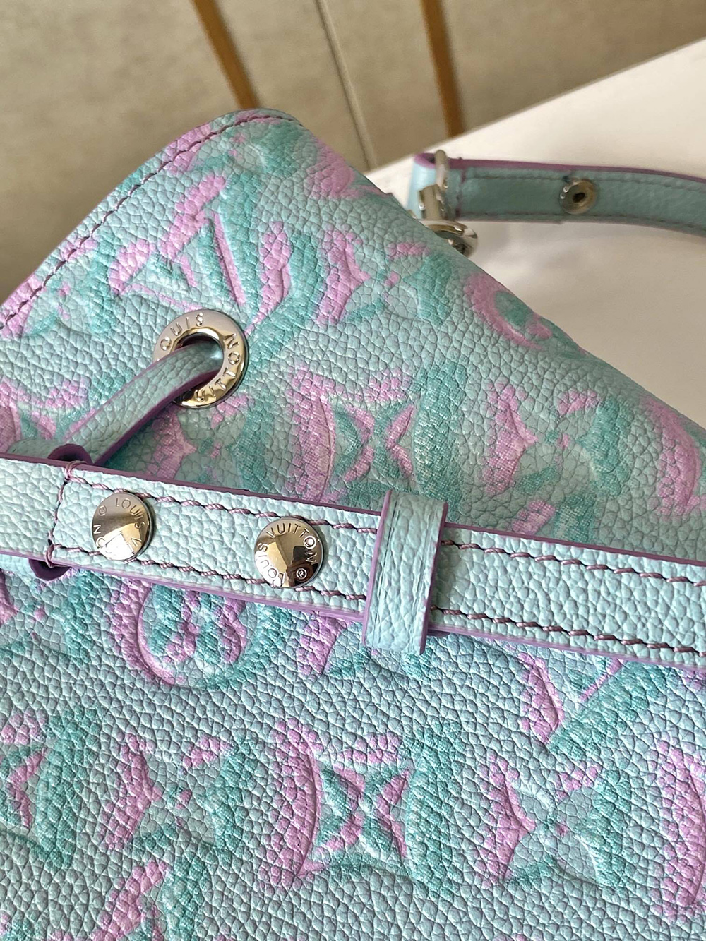 Louis Vuitton Bags M46173 20*20*13cm