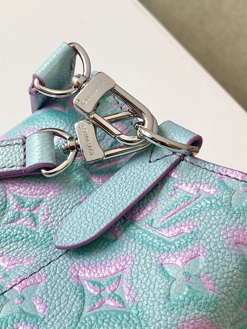 Louis Vuitton Bags M46173 20*20*13cm