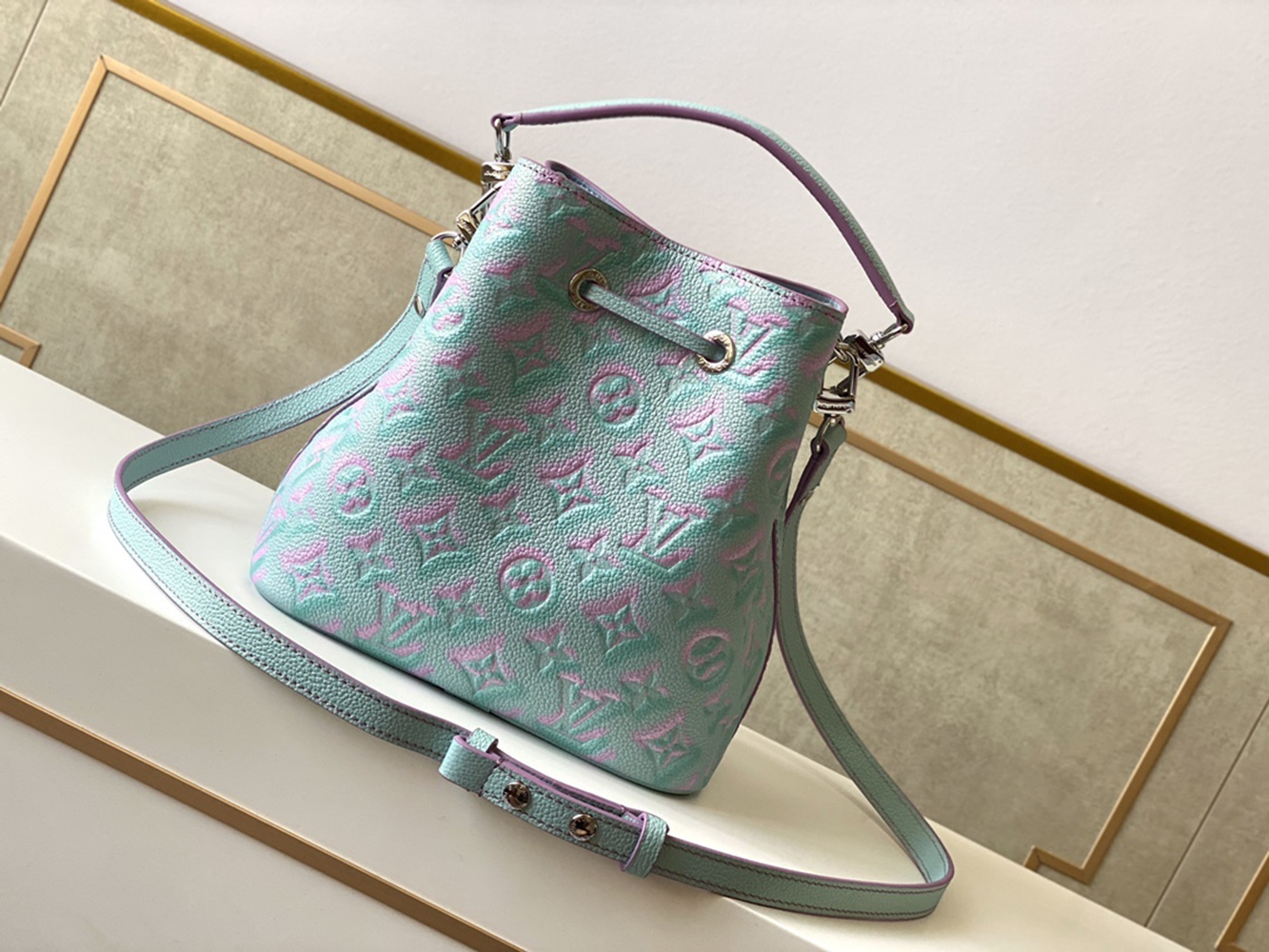Louis Vuitton Bags M46173 20*20*13cm