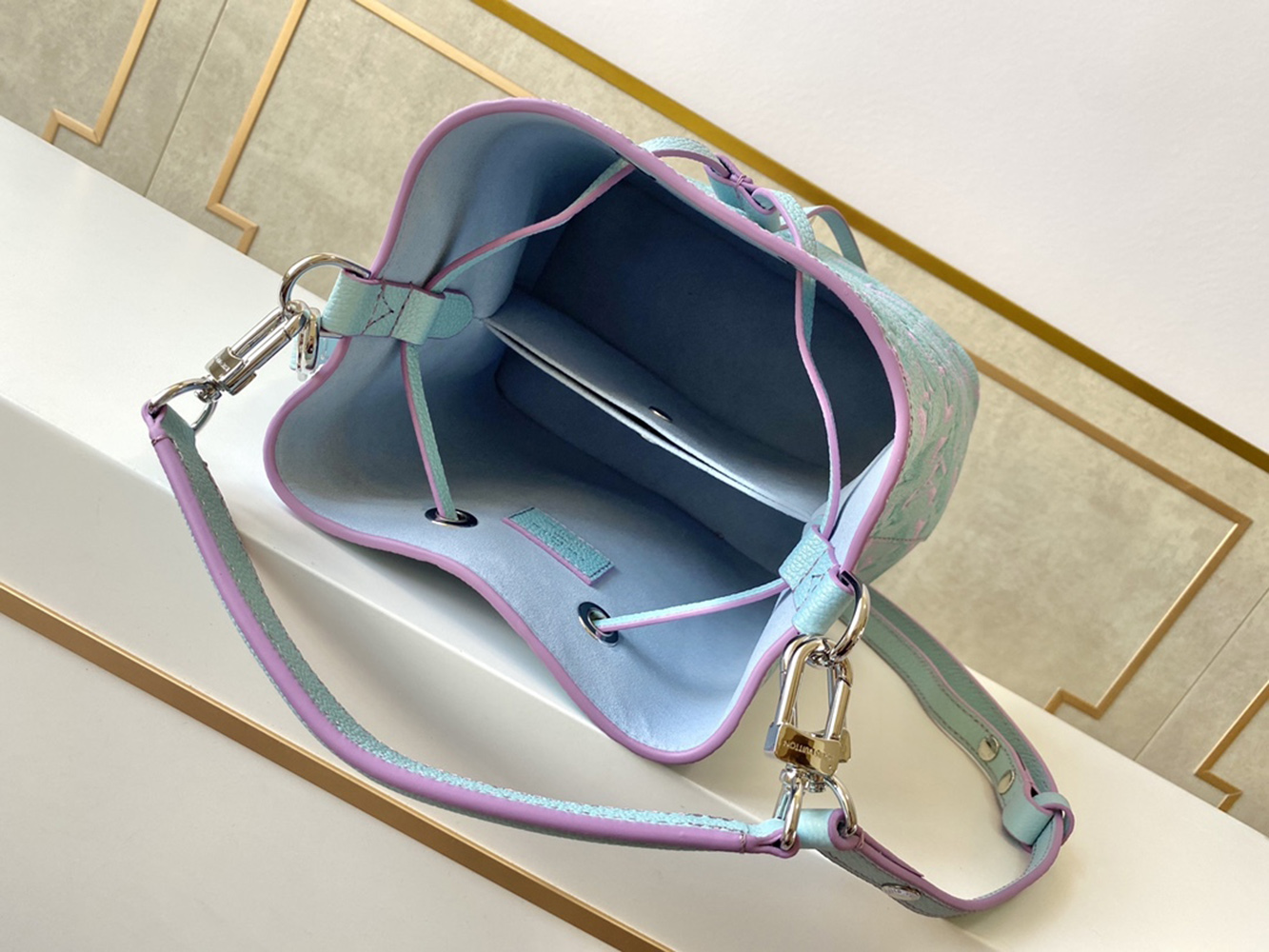 Louis Vuitton Bags M46173 20*20*13cm