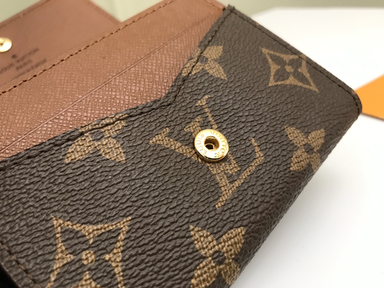 Louis Vuitton Wallets M63801 10.5*8cm