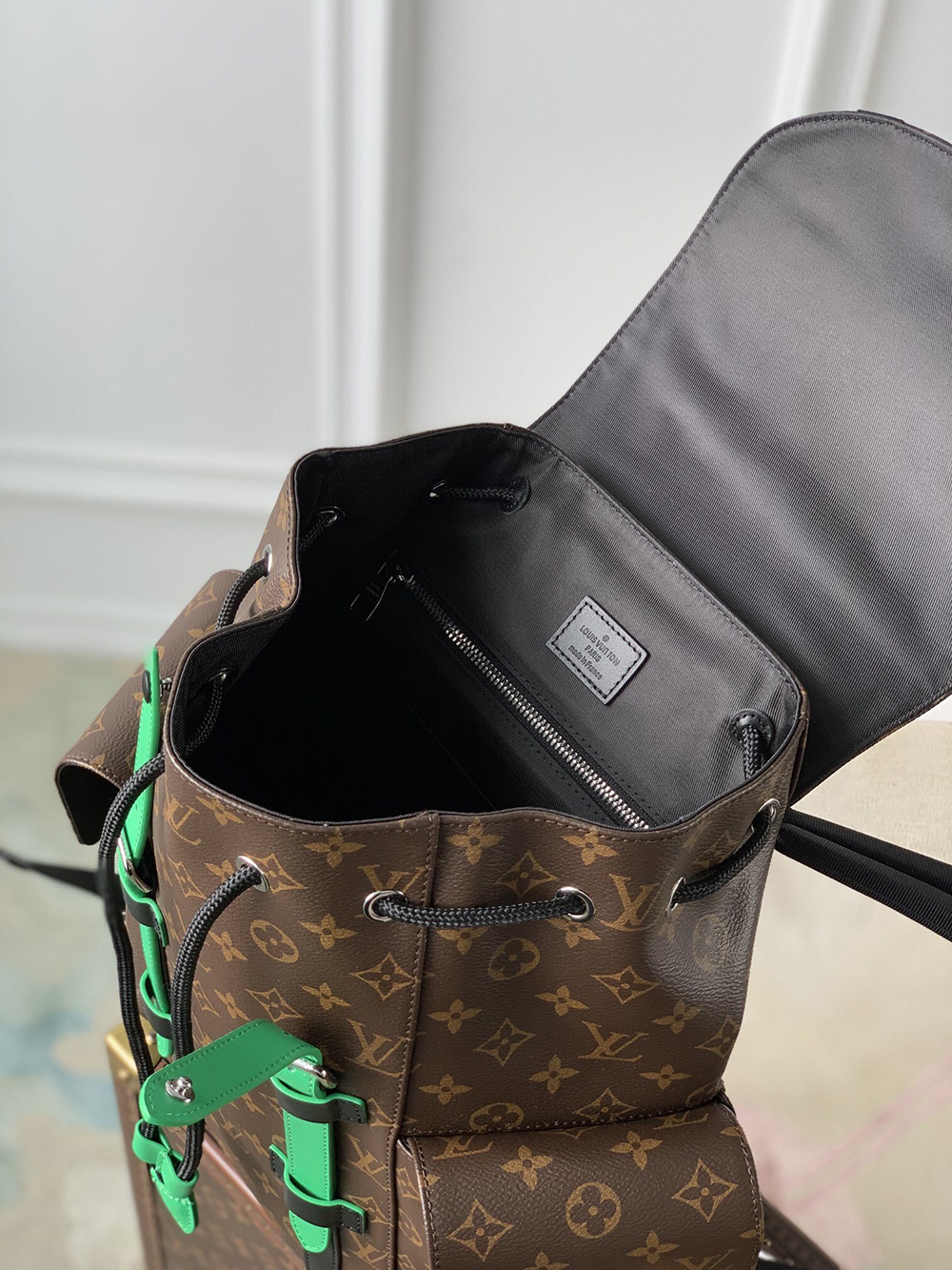 Louis Vuitton Bags M46247 32*39*12cm