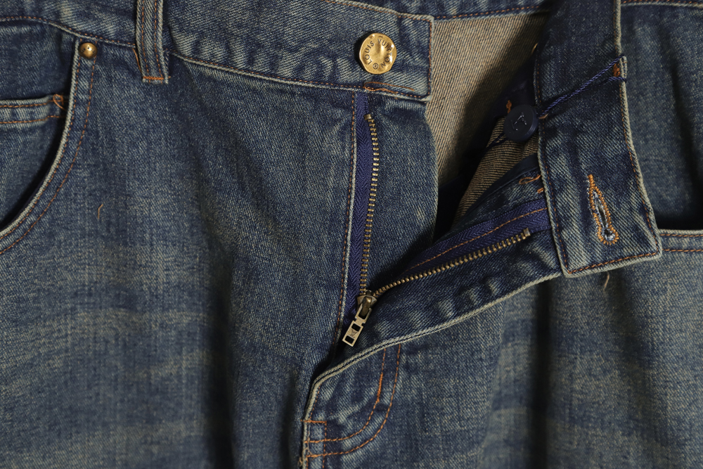 Louis Vuitton LV Louis Vuitton embossed presbyopic cargo jeans