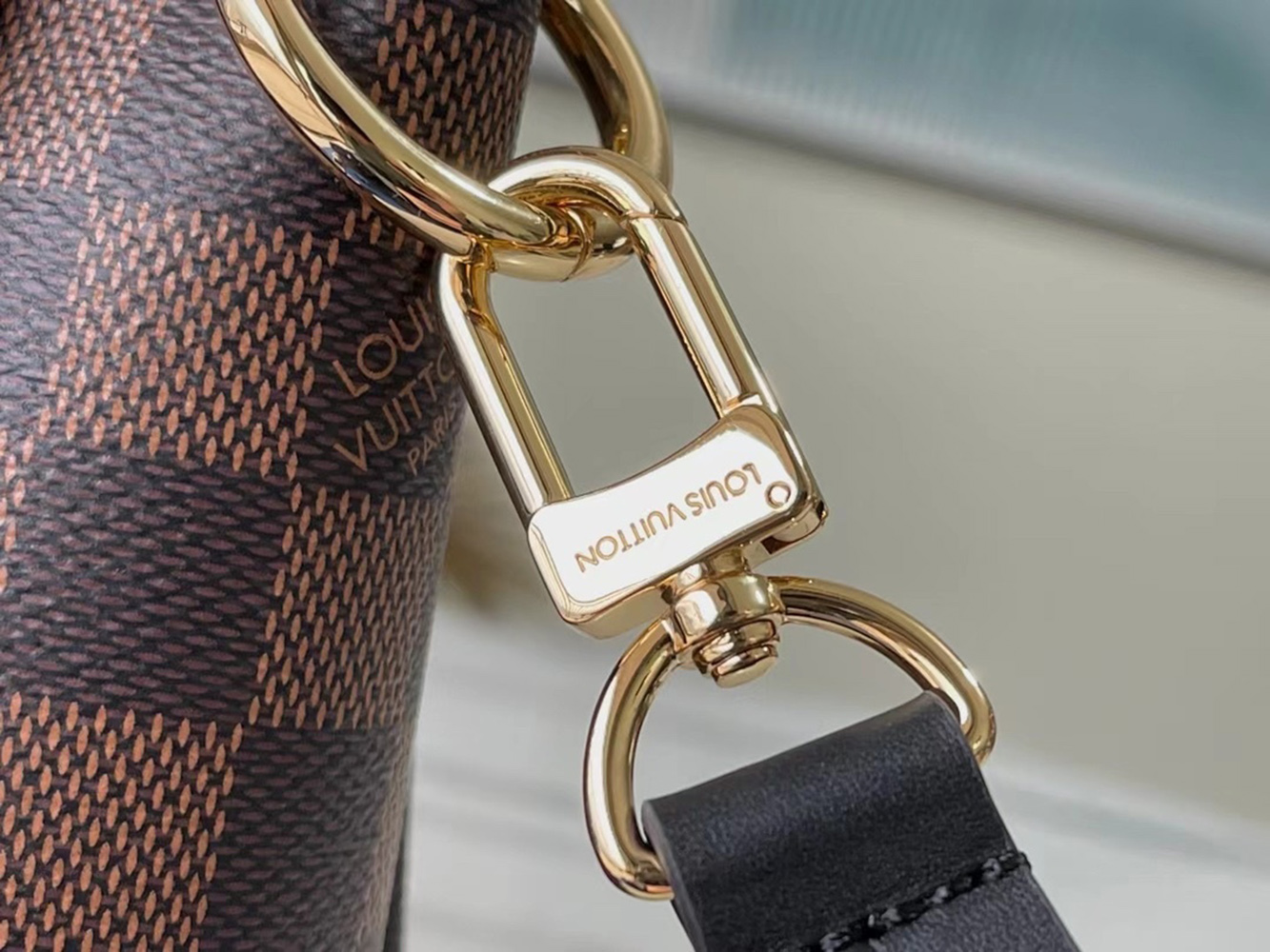 Louis Vuitton Bags N45282 25*23*14cm