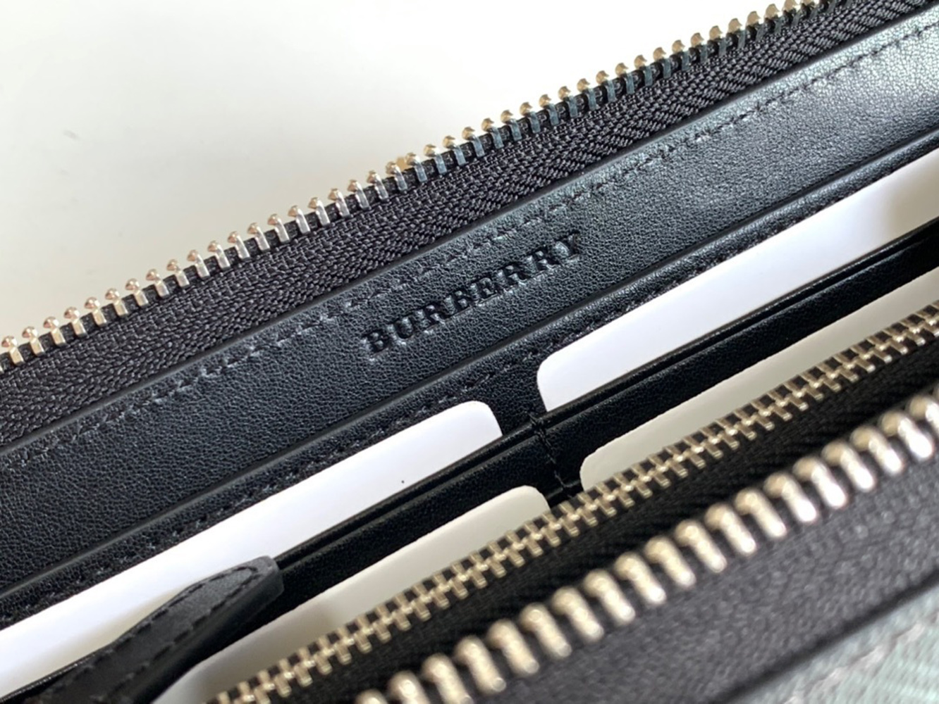 Burberry Wallets 240567 19*10*2.5cm