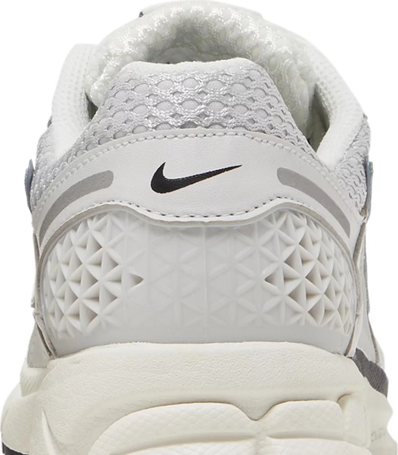 Air Zoom Vomero 5 'Photon Dust Metallic Silver'