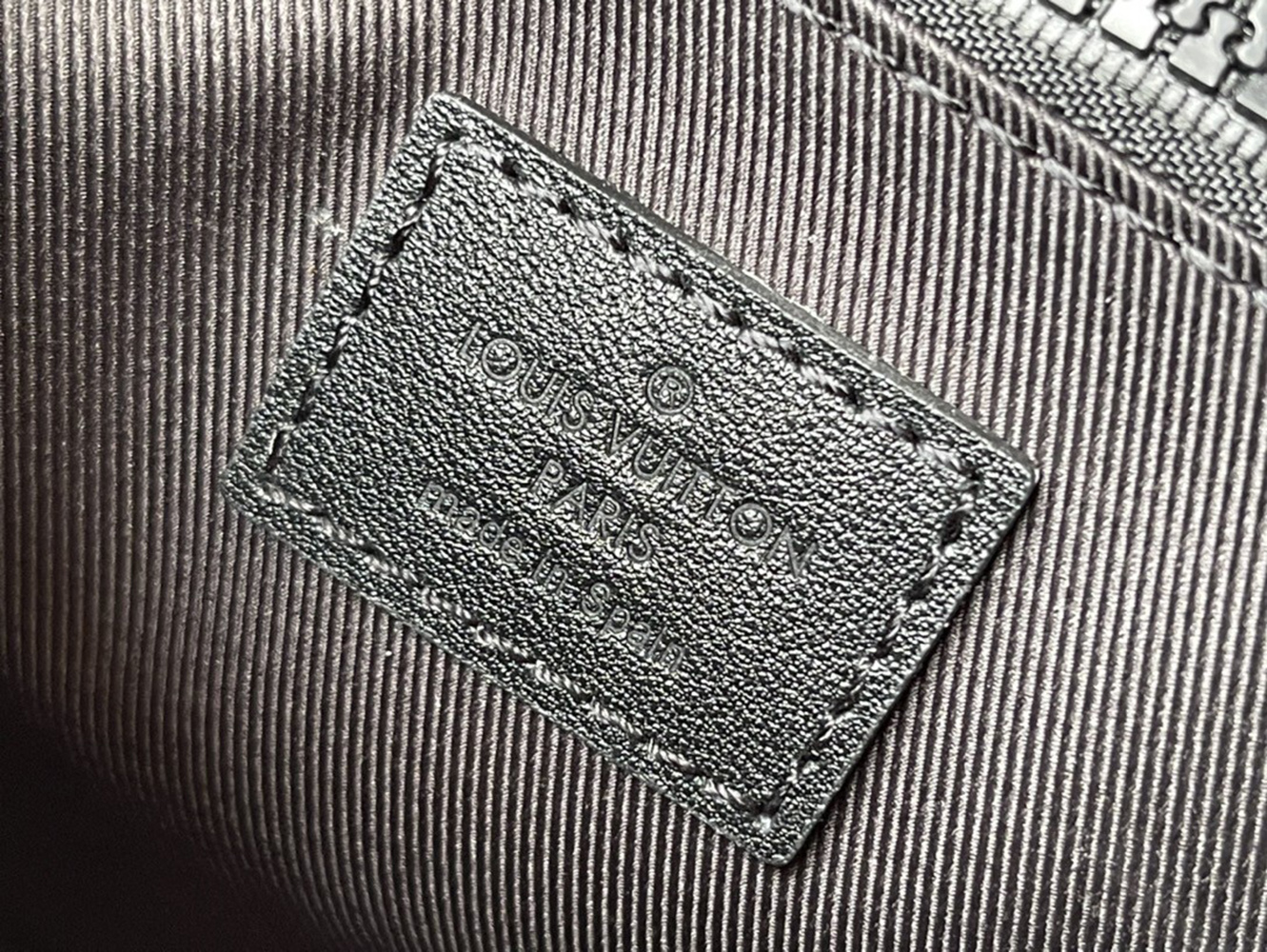 Louis Vuitton Bags M58487 21*15*4cm