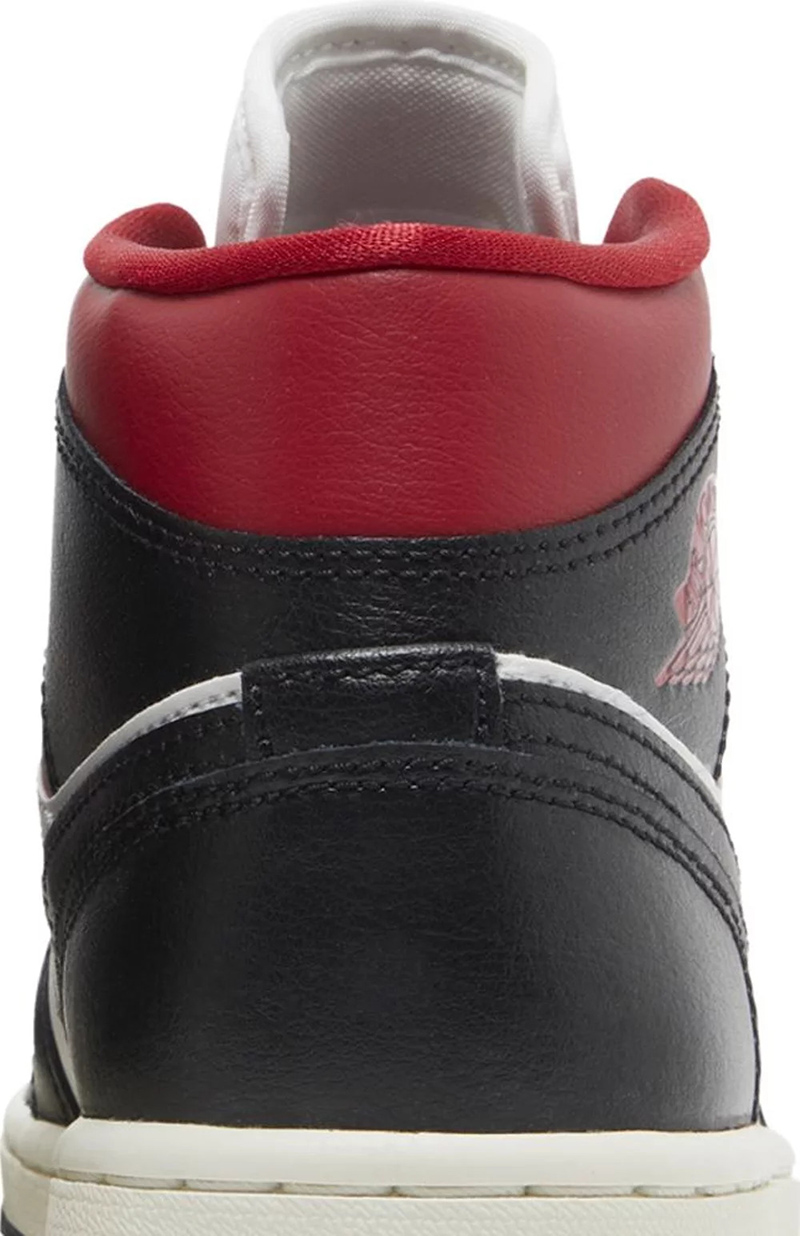 Air Jordan 1 Mid 