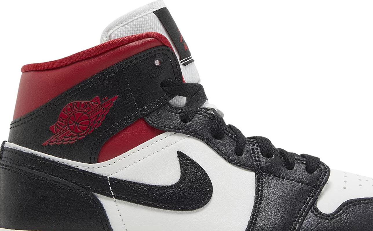 Air Jordan 1 Mid 