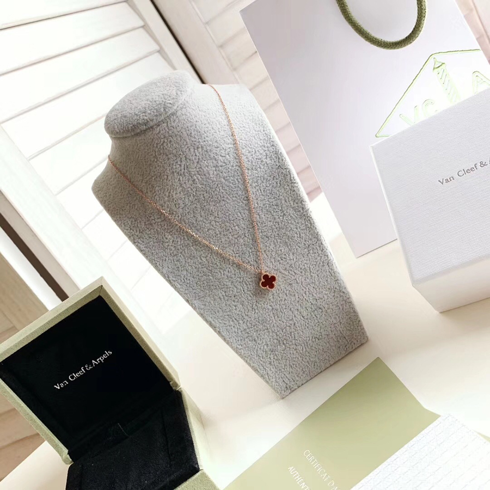 Van Cleef & Arpels Necklaces