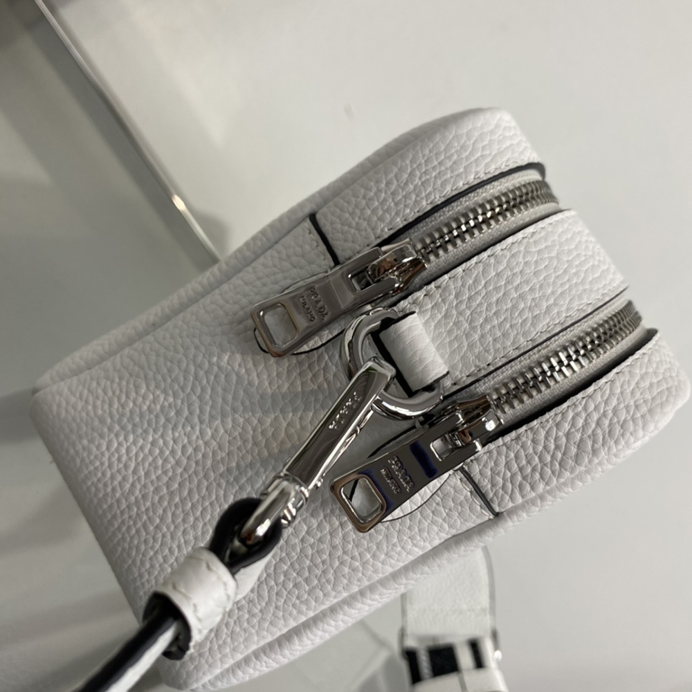 Prada Bags 1BH082 22*14*8cm