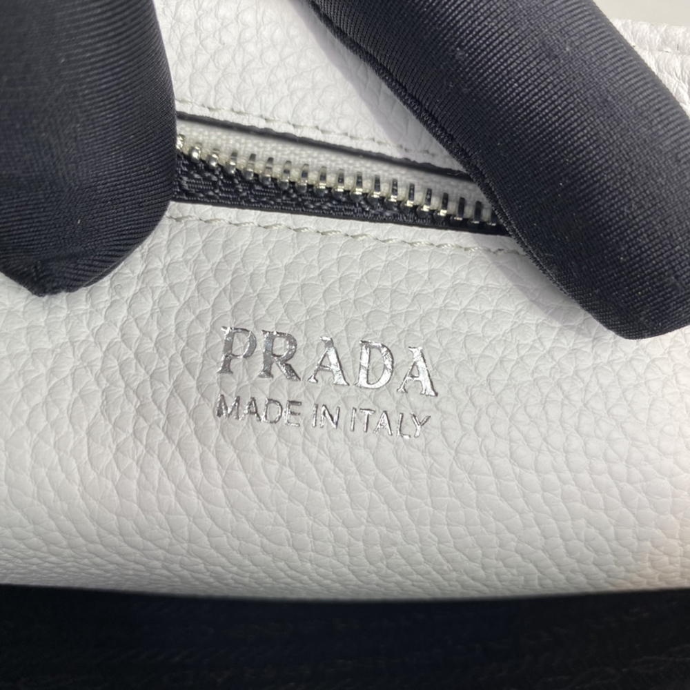 Prada Bags 1BH082 22*14*8cm