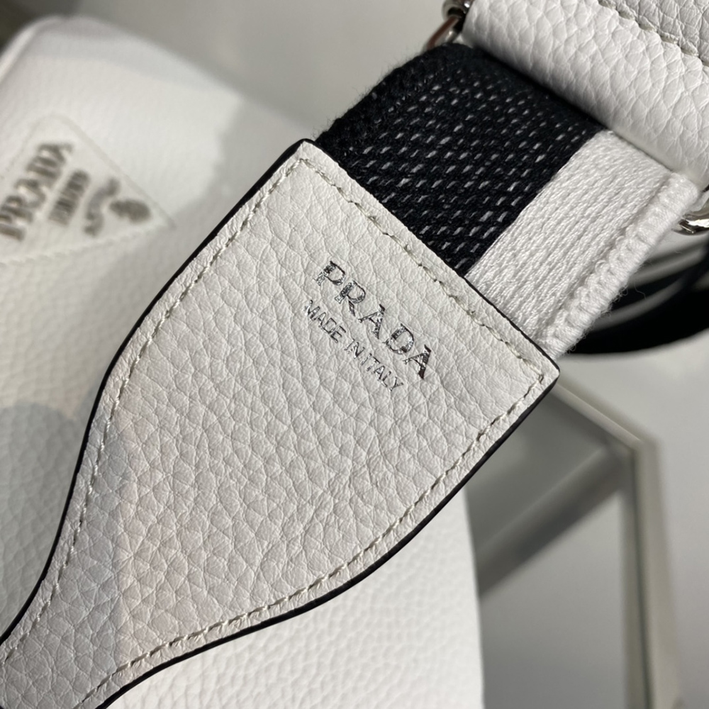 Prada Bags 1BH082 22*14*8cm