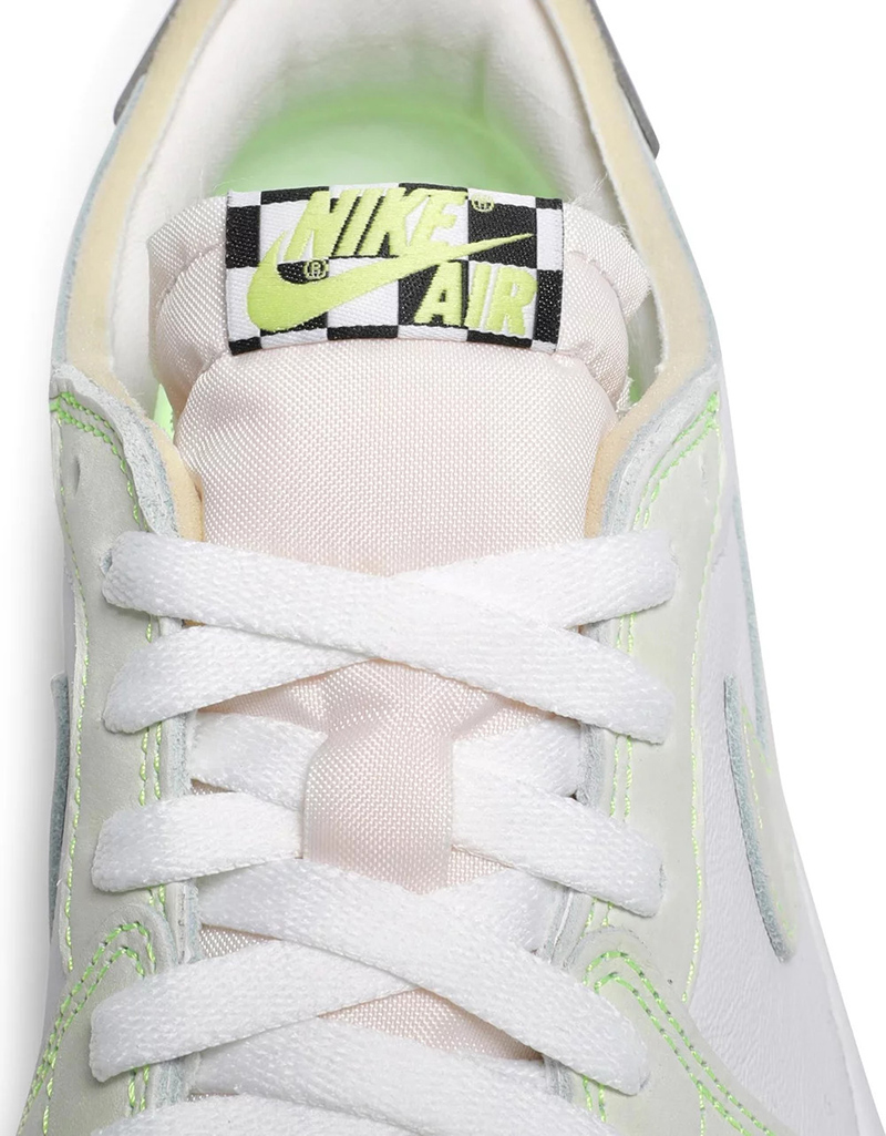Air Jordan 1 Low OG 'Ghost Green'
