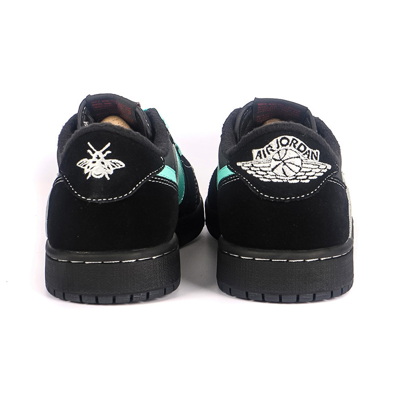 TRAVIS SCOTT X AIR JORDAN 1 LOW OG & TIFFANY & Co