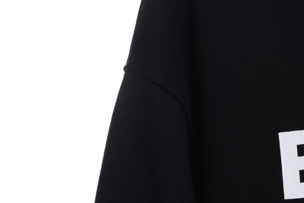 Burberry Classic Logo Print Sweatshirt_CM_1